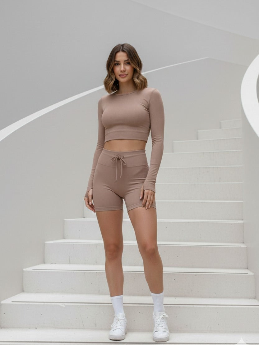 Set de Short con retencióny top con tiras en espalda